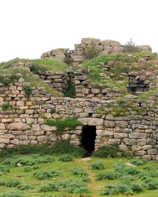 camping village calapineta siniscola sardegna archeologia