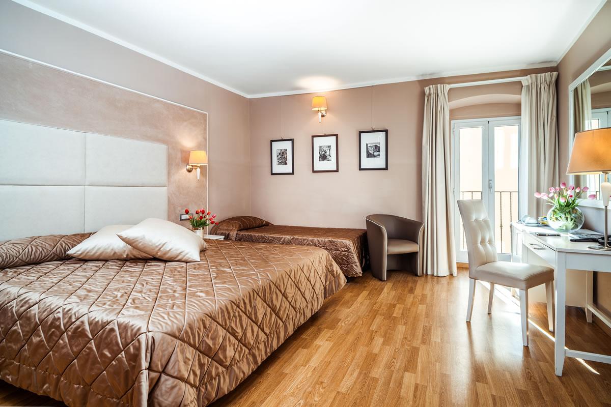 hotel centrale olbia sardegna camera tripla