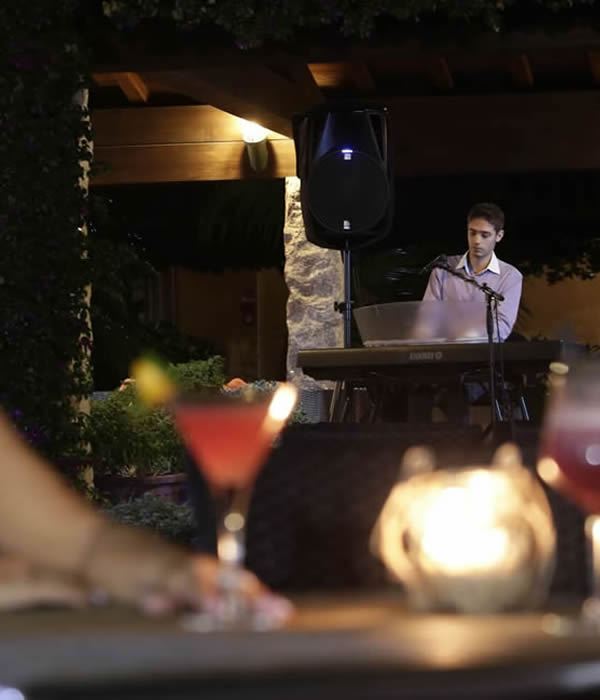 hotel club saraceno arbatax in sardegna aperitivo