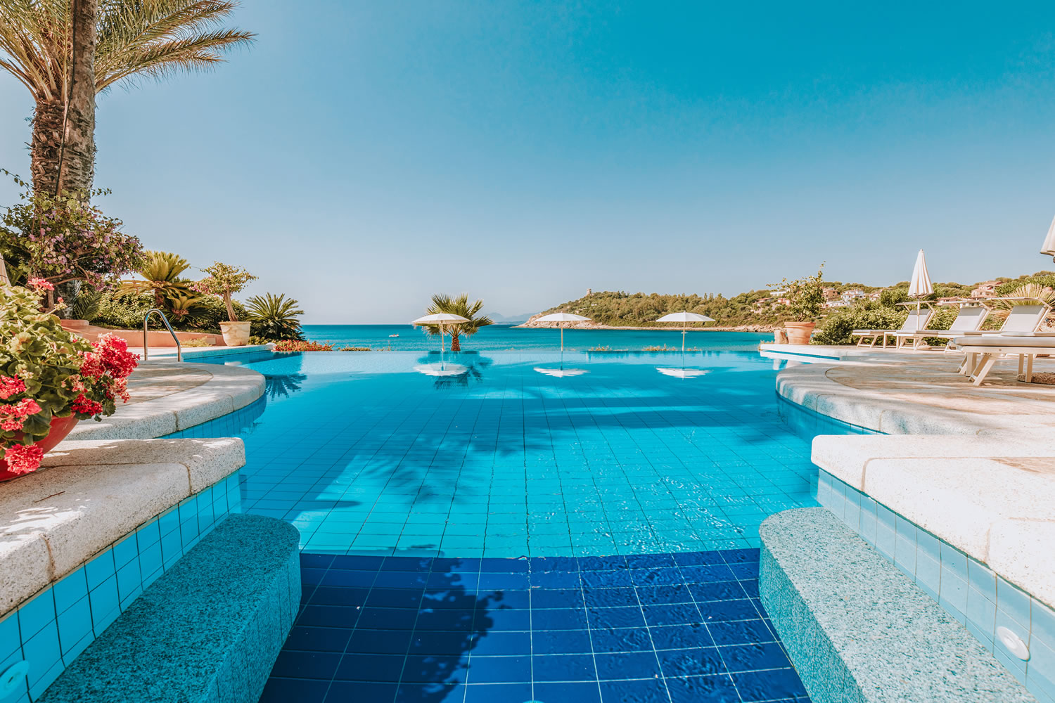 hotel la bitta arbatax sardegna la piscina Hotel La Bitta social low
