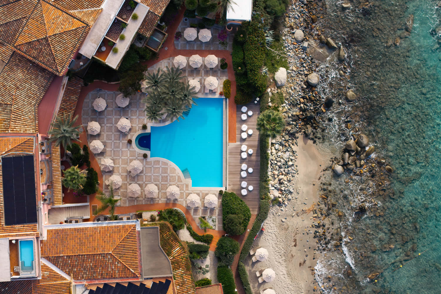 hotel la bitta gruppo bovis sardegna arbatax con la piscina a sfioro