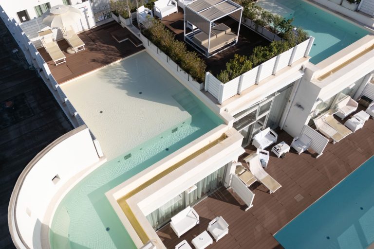 new bussola piscine infinity