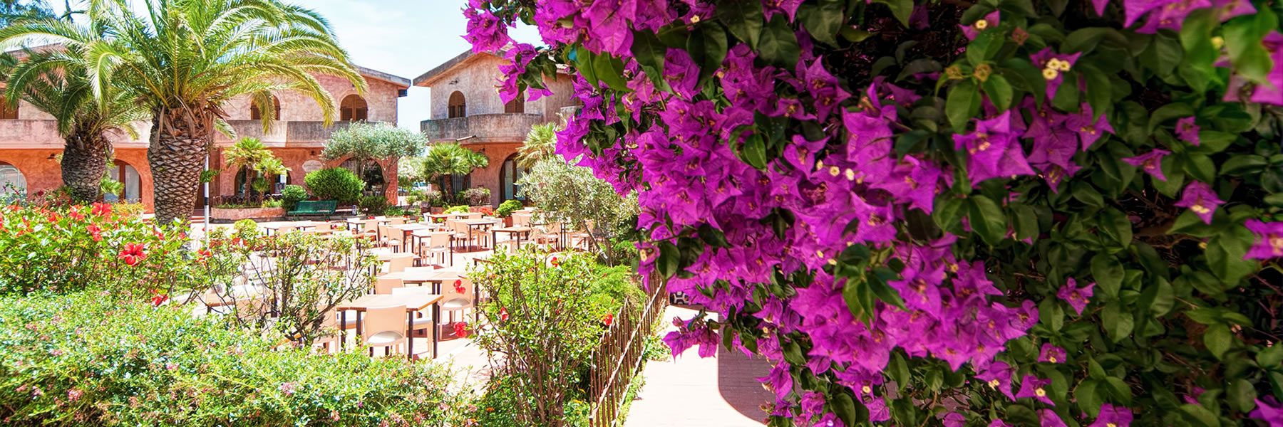 About us Piazza Italia